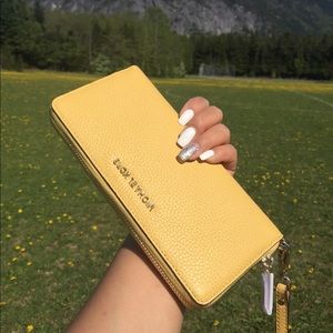Micheal Kors Yellow Wallet
